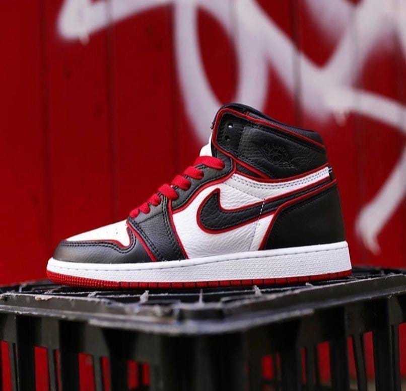 Nike Air Jordan 1 Retro “Bloodline” – Semi UA