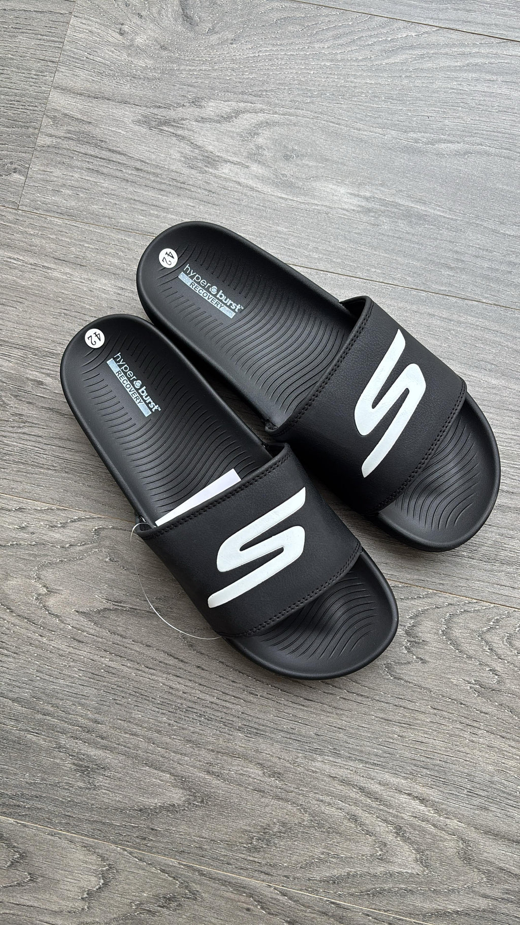 Skechers Sliders – Comfort Meets Casual Style