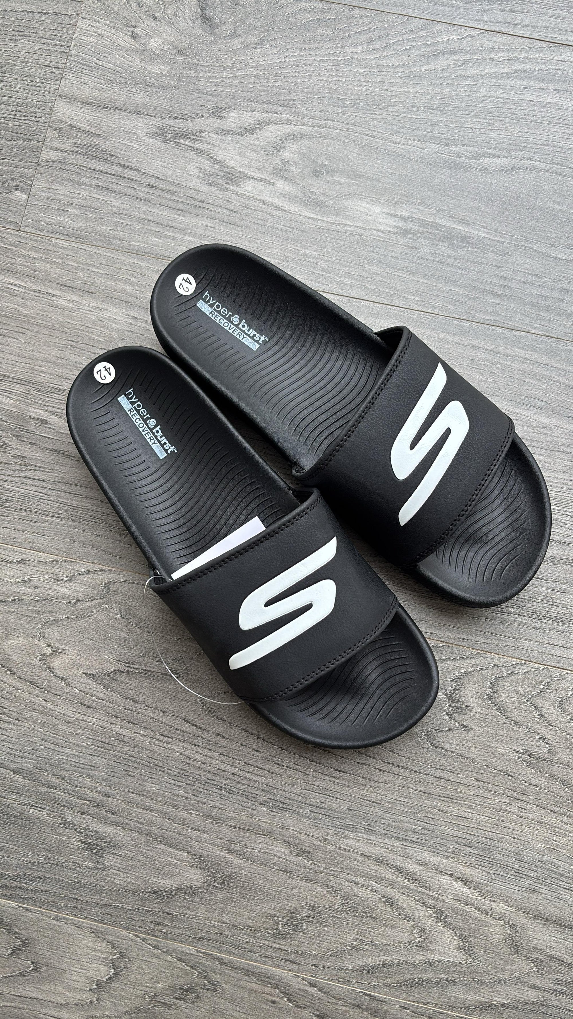 Skechers Sliders – Comfort Meets Casual Style