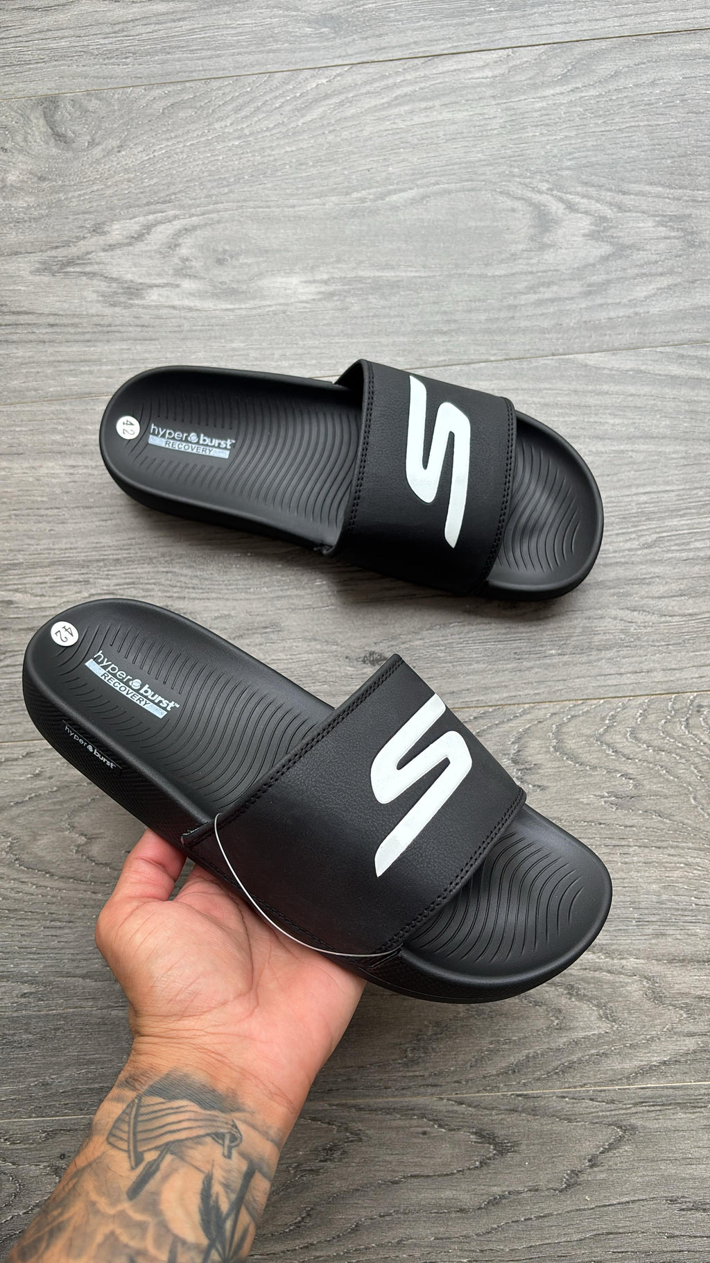 Skechers Sliders – Comfort Meets Casual Style