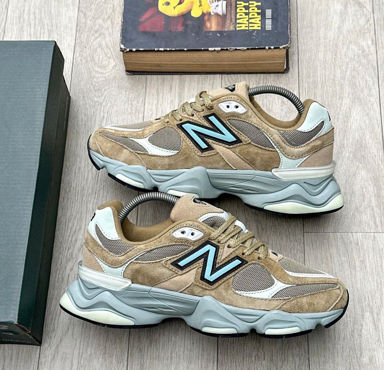 New Balance 9060  – Beige